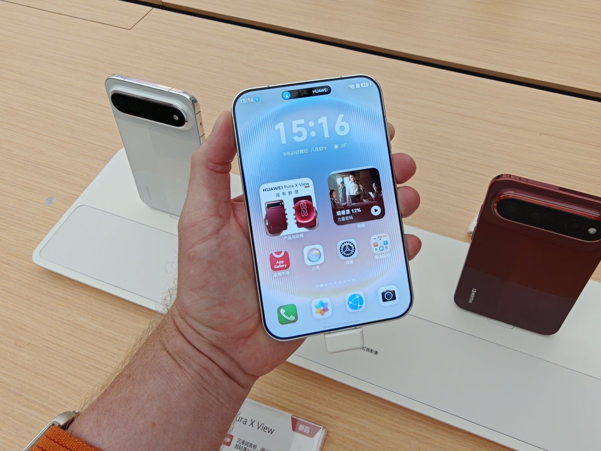 TechTabletscom's tweet photo. The Huawei Pura X view is so nice. Reminds me of the Xiaomi Mi Max days.... Wide phones are making a comeback? https://t.co/RX4SjwQG6v