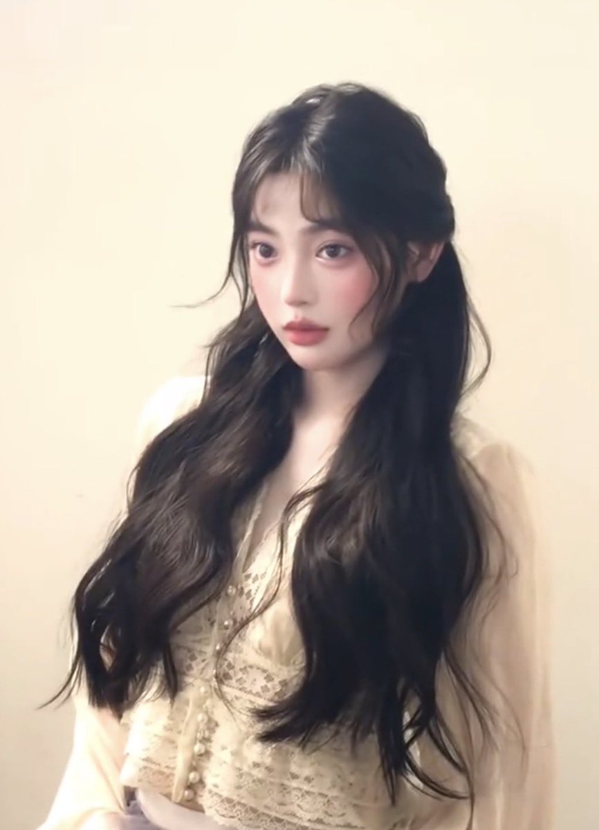 Svrluvashang's tweet photo. 사람그림체가
어떻게
유화? https://t.co/fR6V73WCv5