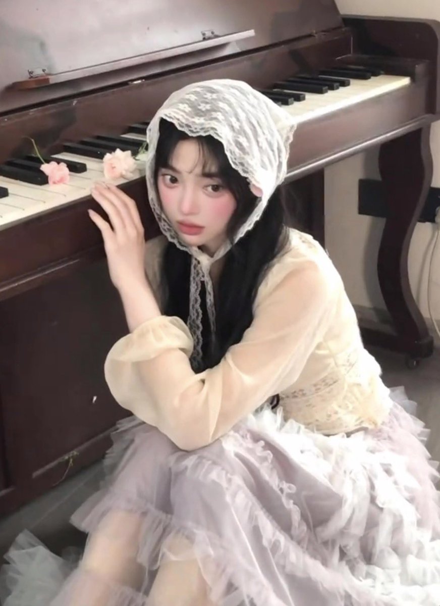 Svrluvashang's tweet photo. 사람그림체가
어떻게
유화? https://t.co/fR6V73WCv5