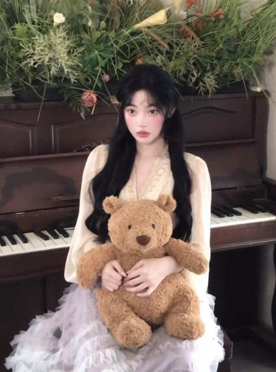 Svrluvashang's tweet photo. 사람그림체가
어떻게
유화? https://t.co/fR6V73WCv5