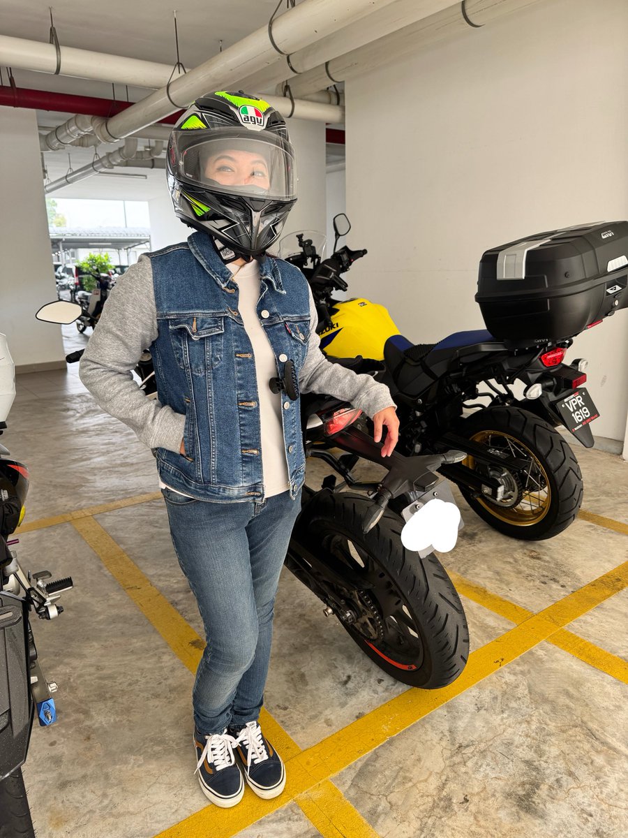 zwart392's tweet photo. Ride first dgn kekasih hati is the best. Kekasih pun seronok. Pengalaman first ride dengan dia dah hujan lebat. Mwahahaha. Hadap la awoknya kehidupan saya as rider. https://t.co/TVEP7vAj4H
