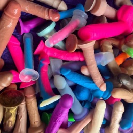MistressSaol's tweet photo. 🎁 Dildo Giveaway 🎁
I’m giving away two adult toys to 10 lucky winner 💗

If you’ve been curious about trying something new, this is your chance.

To enter:

💗 Like this post

✅ Follow me

💬 Comment “I need”

🔁 (Optional) RT to help spread the word https://t.co/c8W8PRiqK6