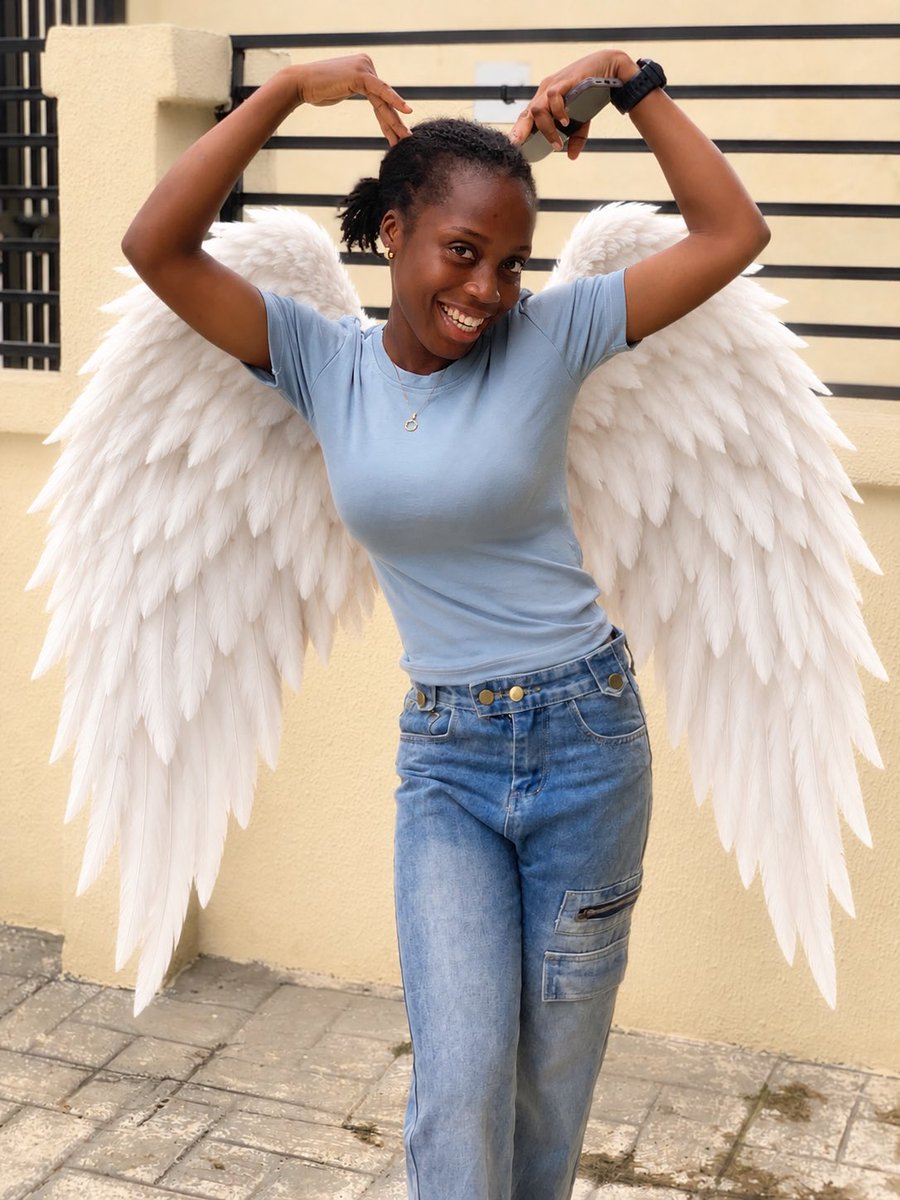Daddynurse17573's tweet photo. You don see angel wey fine today?
Una wey no go church, na me go deal with una today. https://t.co/5R1wgNvWnT