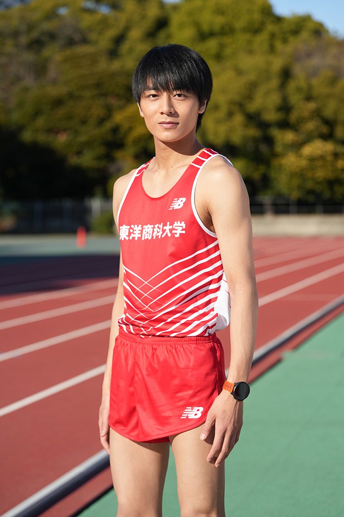 machop_gym5's tweet photo. 齋藤璃佑、箱根駅伝の選手役で身体仕上がりすぎ

▫️ 22歳
▫️ 181cm
▫️ 体脂肪率8.1％

実は「走るの大嫌い」なのに

10月ドラマ『俺たちの箱根駅伝』のため
ガチでトレーニング

役作りでここまで絞るのすごい

#齋藤璃佑 #筋トレ https://t.co/AUFnz9kR5d