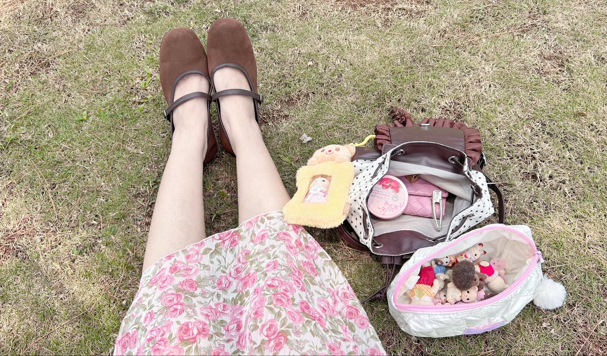 zeemofuu's tweet photo. just me and my little friends having a lovely day ♡ https://t.co/AtLwoVKojS