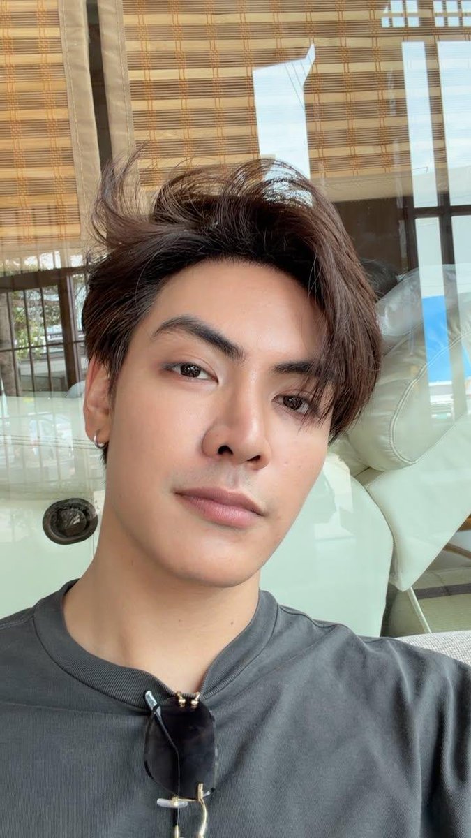 JD_Bubble1's tweet photo. Oh my man is sooo handsome.!!!
My favourite selfie of all time

#DrAllyinHKTxJoongDay2
#JoongArchen https://t.co/M7or5Xriq1