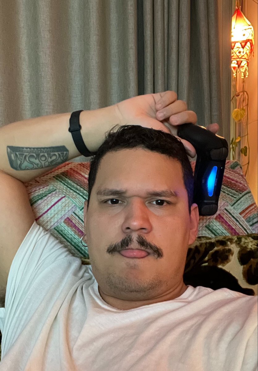 alxfdox's tweet photo. get nerdy with me 😛🎮 https://t.co/OPYmnVxh7s