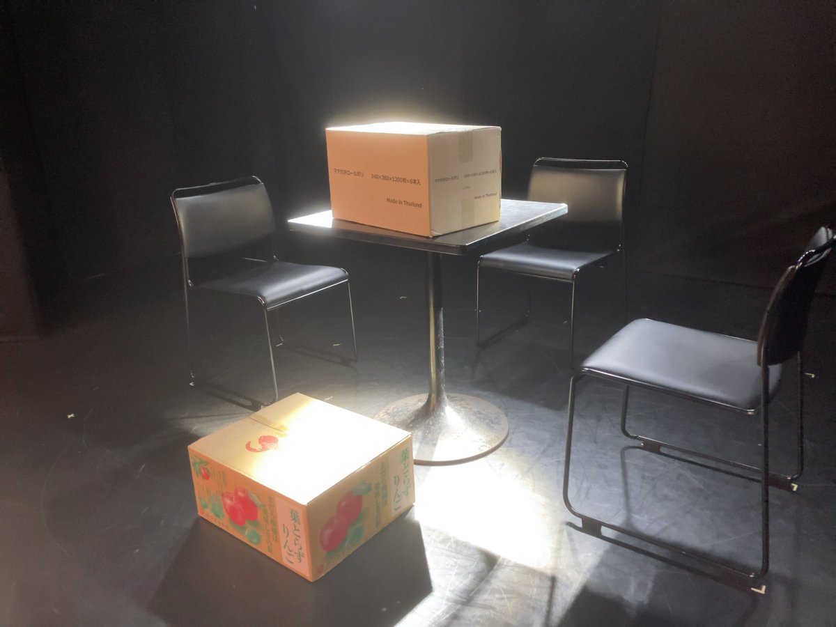 askadon_P's tweet photo. 昨日はあやたかプロデュース『ユメゴコロ 〜ページをめくるその先は〜』へ。日常の中である悩みと思いつつ、いろいろ重ね合わせしながら。まぁ、サイエンティストは先生にはお勧めはされなかったけど🧪。 #ユメゴコロ2026 https://t.co/MpbQvopqnV
