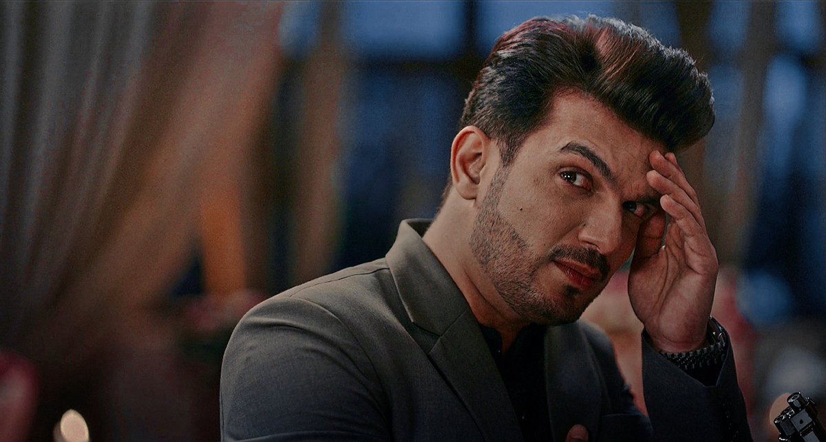 AgaarTumSathHo's tweet photo. Mickey was so naughty and dramatic yet somehow so lovable 😌 Arjun, your portrayal made every little thing about him adorable 😍, especially that quick switch from fake crying to that eye look... it was the funniest 🤣😭🤌🏻

#ArjunBijlani @Thearjunbijlani #MickeyOberoi #Chumbak https://t.co/uzY1DbDPUc
