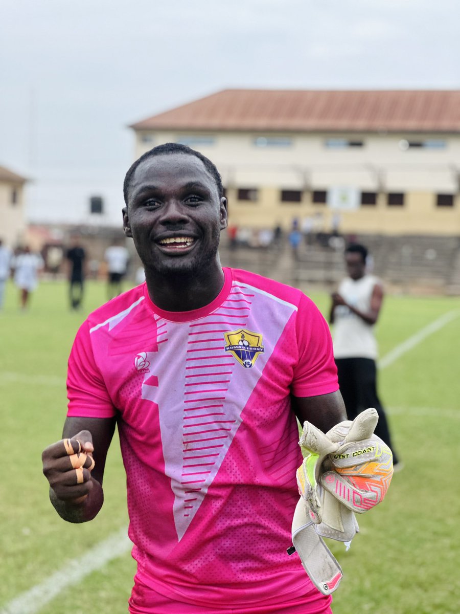 EbonyFootball's tweet photo. Clean sheet vibes. 😊

Richard Otuo Serebour 👏

🟡🔵#EFC #HomeOfBeautifulGame #UmbDivisionOneLeague https://t.co/iyxcb5mF1j