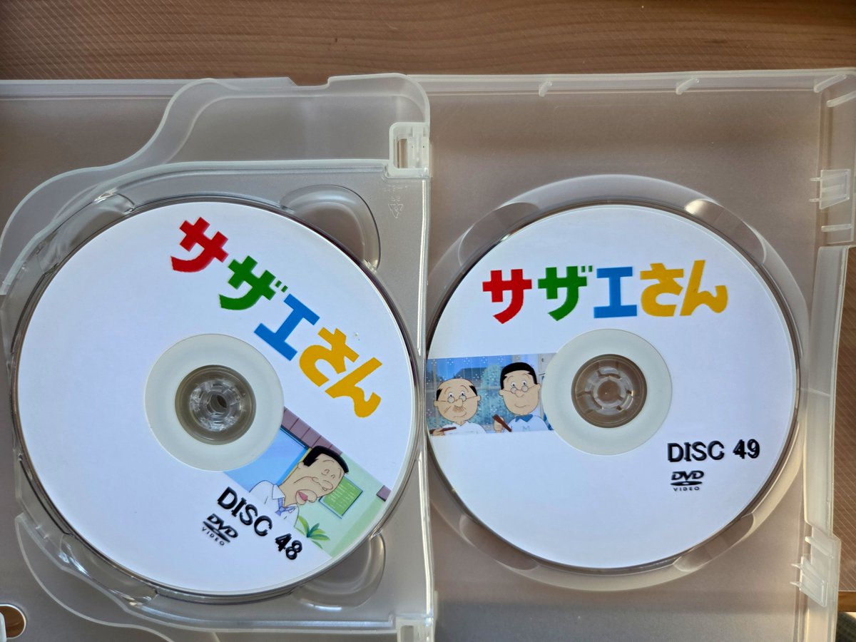 zabu72nezu271's tweet photo. 昔からコツコツ大量にDVD等に録画を
しているサザエさんだが
フォロワーさんから｢DVDの劣化もあるからPCに移したほうがいい｣と
助言を受けて、コツコツ始めてるが
100TB(テラバイト)でも足りるかどうか今から不安になっている…(´ー｀) https://t.co/0H1uHUXYma