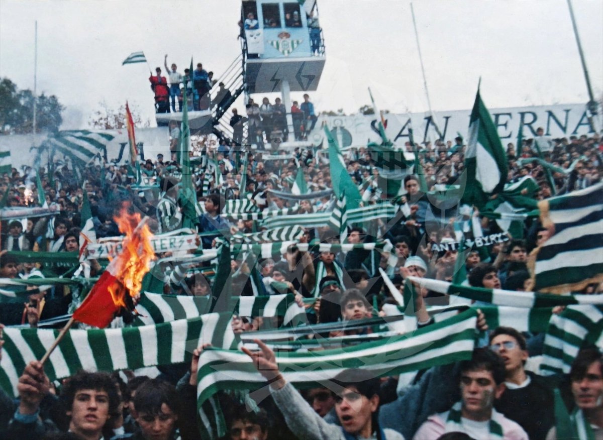 FundadoreSGS86's tweet photo. Fotografía de nuestro primer derbi.Domingo 21/12/1986 https://t.co/goP9R0pkde