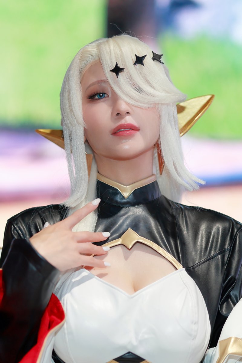 f_mania1999's tweet photo. TGS2026
ポケットペアブース
『Palworld / パルワールド』ゼナーラ役
#早瀬あや さんを撮影させていただきました✨
めちゃくちゃカッコよかったです。
撮影ありがとうございました！
#TGS2026 #パルワールド #Palworldㅤㅤ https://t.co/1H3PVUuxfi