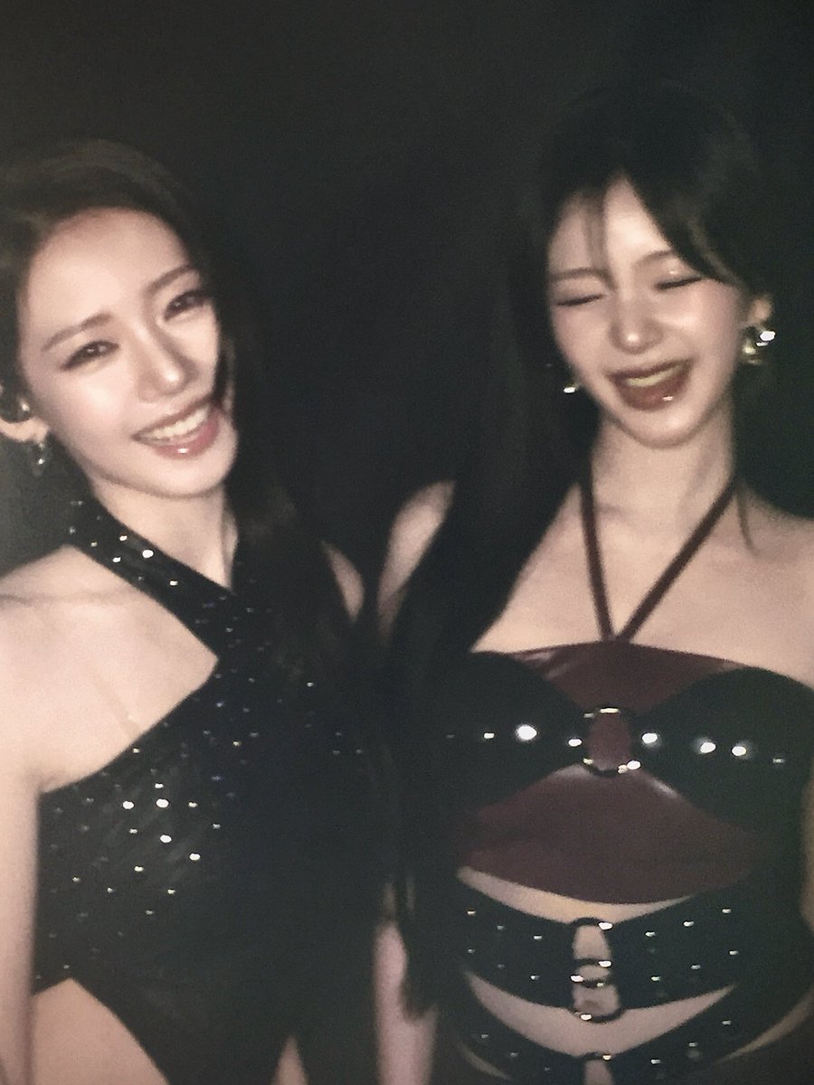 picbaemon's tweet photo. PHARITA WEVERSE UPDATE 

I'm laughing at the way I'm laughing at you! https://t.co/iHGgXVnKyG