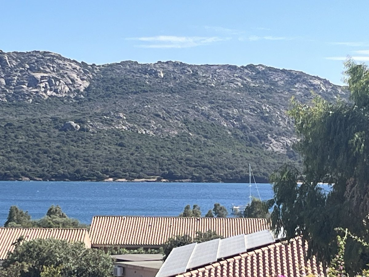 ShameemAntiques's tweet photo. Anyone has had a bad experience with @bookingcom customer service and support regarding cancellation of 2nd part of holiday stay the evening before arrival and left stranded with no refunds or replacement for lodging? And no response for complaint since a week from #bookingcom https://t.co/DJnESI2SHC