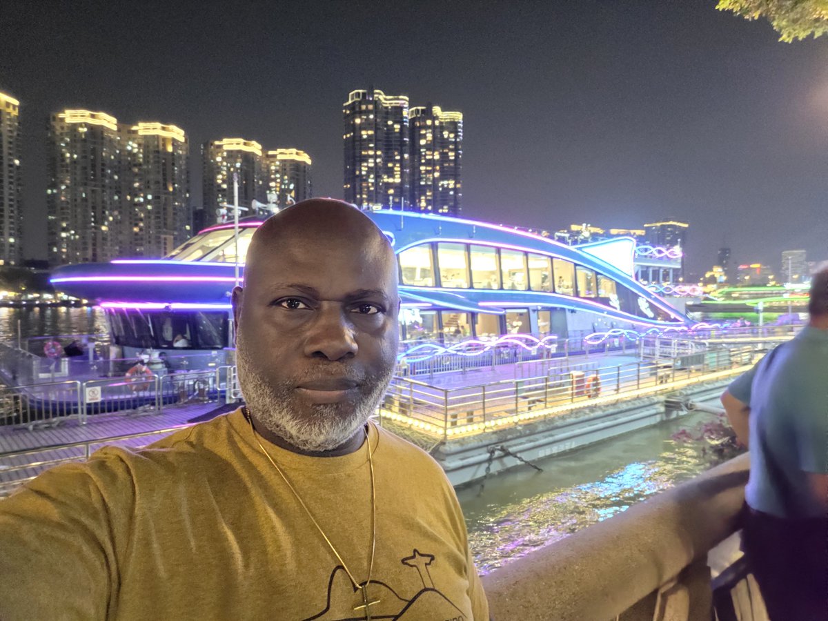 OmagbemiGeorge's tweet photo. Night lights in Guangzou, China 🇨🇳

PS: To be replicated in Warri (Jakpa, Ogheye, etc)

#Guanzhou
@PDChina https://t.co/1zORqqTGmU