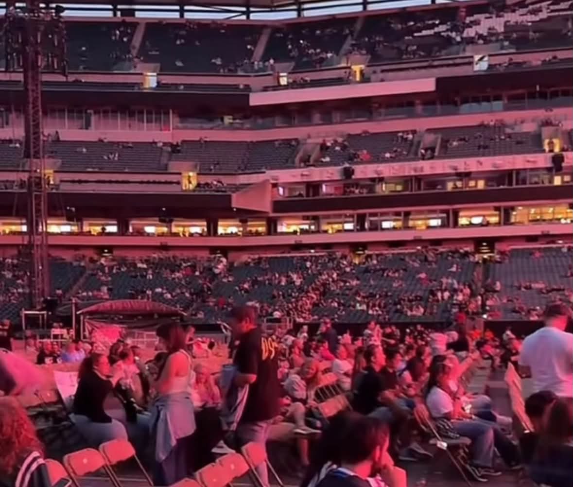 pagreen1966's tweet photo. Ed Sheeran performed to a half empty stadium in Philadelphia after endorsing Israel’s genocide in Gaza. The concert failed to sell tickets at a 50% discount, proving that boycotts do work. Free Palestine! https://t.co/TIURpk5GXv