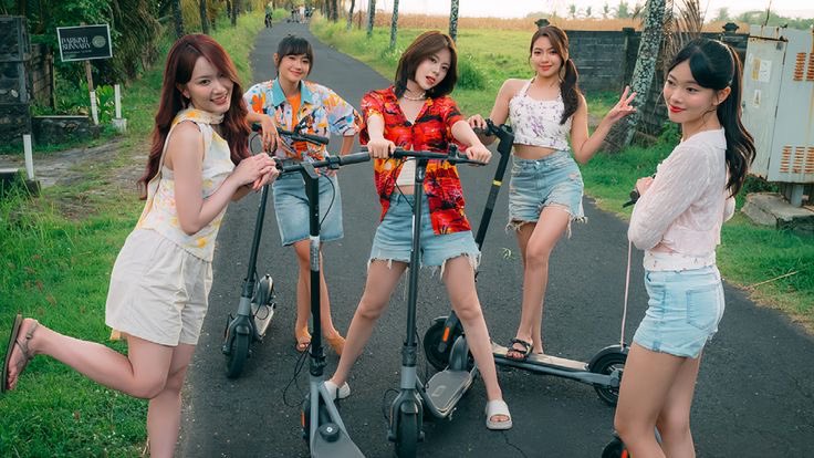 szamundi's tweet photo. blocking depan omp :
gracia - fiony - christy - marsha - freya

blocking depan akbi:
michie - fiony - christy - marsha - freya

jkt48 for japan expo:
ella - fiony - christy - marsha - freya

blocking depan ayo senyumlah:
trisha - fiony - christy - marsha - freya

🥶🥶🥶🥶🥶 https://t.co/RQArRhSPS4