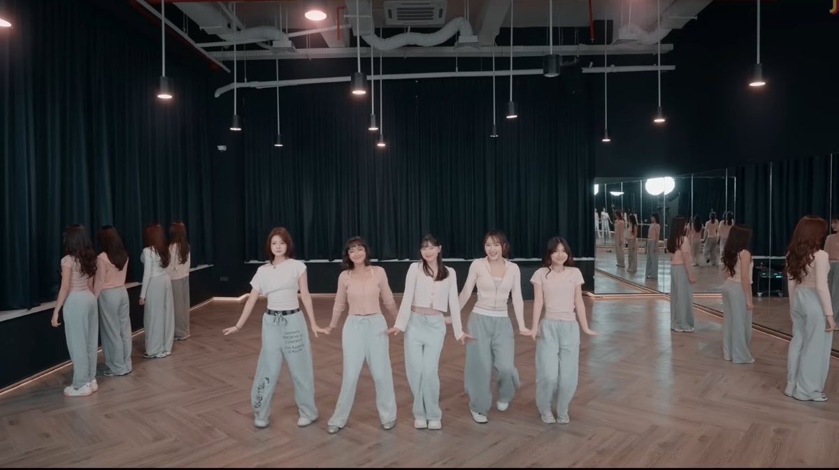 szamundi's tweet photo. blocking depan omp :
gracia - fiony - christy - marsha - freya

blocking depan akbi:
michie - fiony - christy - marsha - freya

jkt48 for japan expo:
ella - fiony - christy - marsha - freya

blocking depan ayo senyumlah:
trisha - fiony - christy - marsha - freya

🥶🥶🥶🥶🥶 https://t.co/RQArRhSPS4
