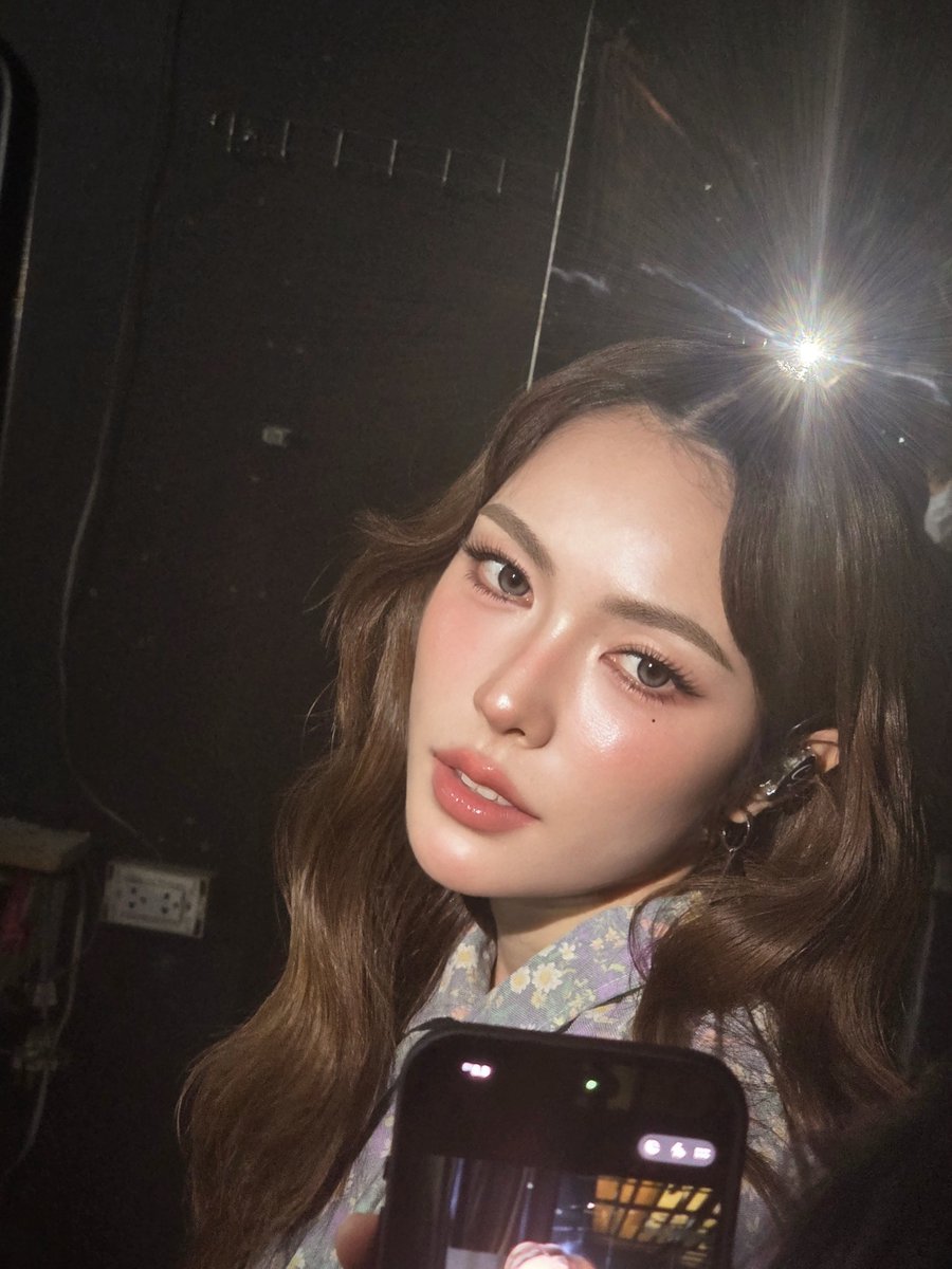 PondChirapas's tweet photo. Backstage snap 
🐰
#Charlotte1stFanMeetinginBangkok https://t.co/1gi4zsFQdX