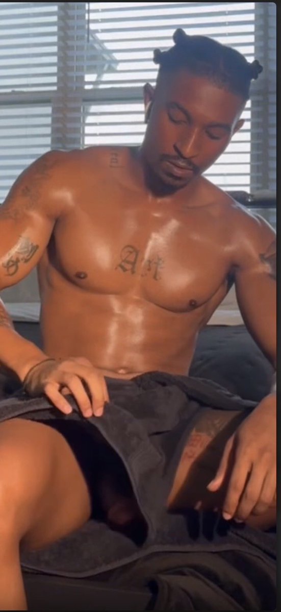 imwatchinyouboy's tweet photo. Yavin shows the tip 🤤😮‍💨😮‍💨 https://t.co/hSqUX6afds