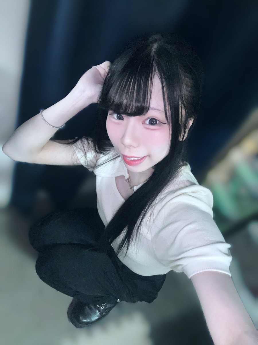 TOP_azu_'s tweet photo. イヅコレありがとうございました♩
3日ぶりのライブでちょっと緊張あずにゃんでした。ブレスレットは親から譲り受けたものなんだあ💎あずはお休みですが🙏、このあと日曜公演行かれる方は楽しんでねっ！ https://t.co/m4qYERGUHK