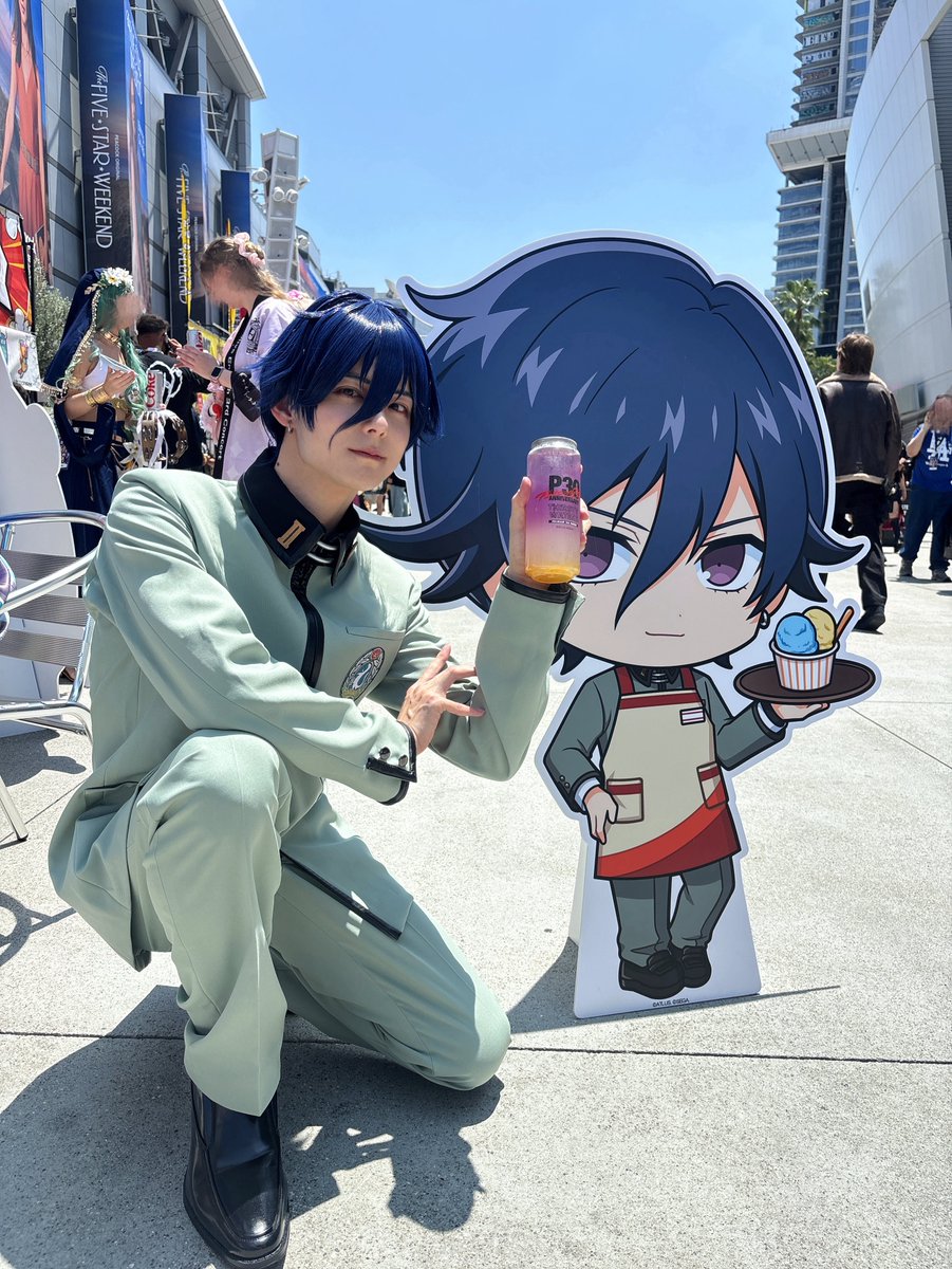 kazukisoe's tweet photo. 『女神異聞録ペルソナ』本日発売30周年、本当におめでとうございます！

少年少女の等身大の悩みが世界を繋ぎ、変えていく――

海外の皆様の作品への熱量を肌で感じ、僕自身もこの作品を通じて夢を叶えることができた、大切な作品です。

そしてHAPPY BIRTHDAY 
金子一馬先生🎂 https://t.co/as7ZH0XeUU