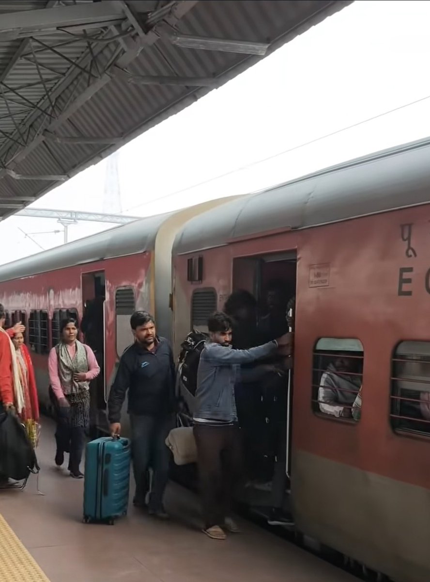 MahiMishra98's tweet photo. A very worrying scene was witnessed at the railway station today.

A family, having missed their train due to delays in purchasing tickets, ran after the moving train.

The train was steadily increasing in speed, but they were desperately trying to board it at any cost.

The saddest thing was that RPF personnel were present nearby,

but no one took the initiative to stop and explain to them. If a major accident had occurred at that time, who would have taken responsibility?

We immediately explained to the family, "Brother, no ticket or money is more important than life.

Take the next train, but don't risk your life."

They obeyed, bought tickets for another train, and safely resumed their journey.

Boarding a moving train is never an act of bravery, but a fatal mistake.

The responsibility of the railways and security forces is to ensure the safety of passengers,

and it is the responsibility of all of us to educate anyone who is vulnerable to such dangers.

A ticket can be reclaimed, but not a life.