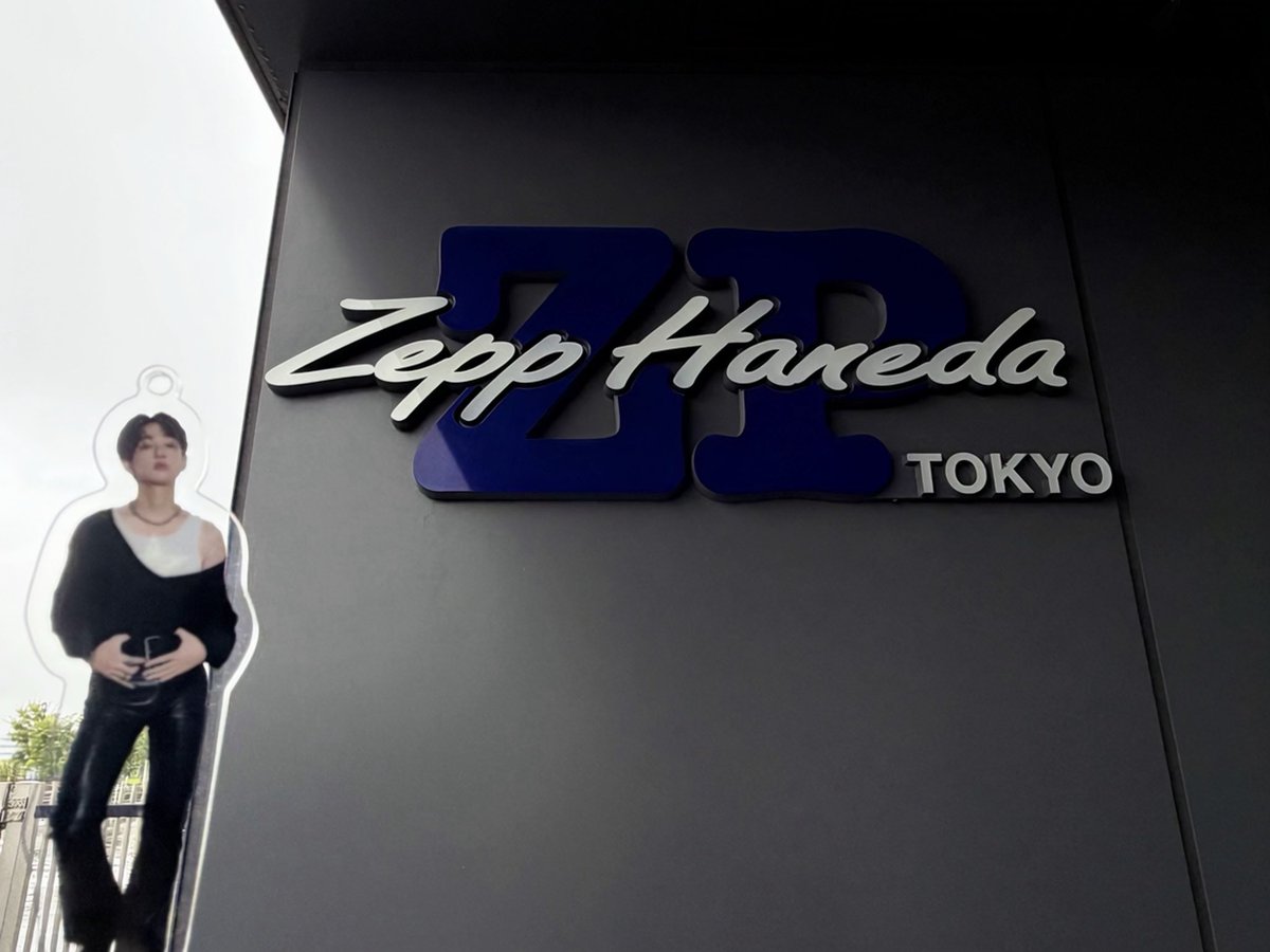 ROCK_TO_YOU69's tweet photo. 【#ROCK_FOR_YOU_LIVE_TOUR】

#横山裕 ソロツアー
[東京] Zepp Haneda（TOKYO）

Zepp Haneda１日目！
ツアー後半戦も
まだまだ本気でROCKしましょう！！
お足元にお気をつけてお越しください！

✮予習！復習！
🎧 https://t.co/3bmITy2Rl9
🎸 https://t.co/ckeeqcuU3D

✮CDご購入はこちら💿
https://t.co/kgmUA2Kw7P

#ROCK_FOR_YOU
#ROCK_TO_YOU