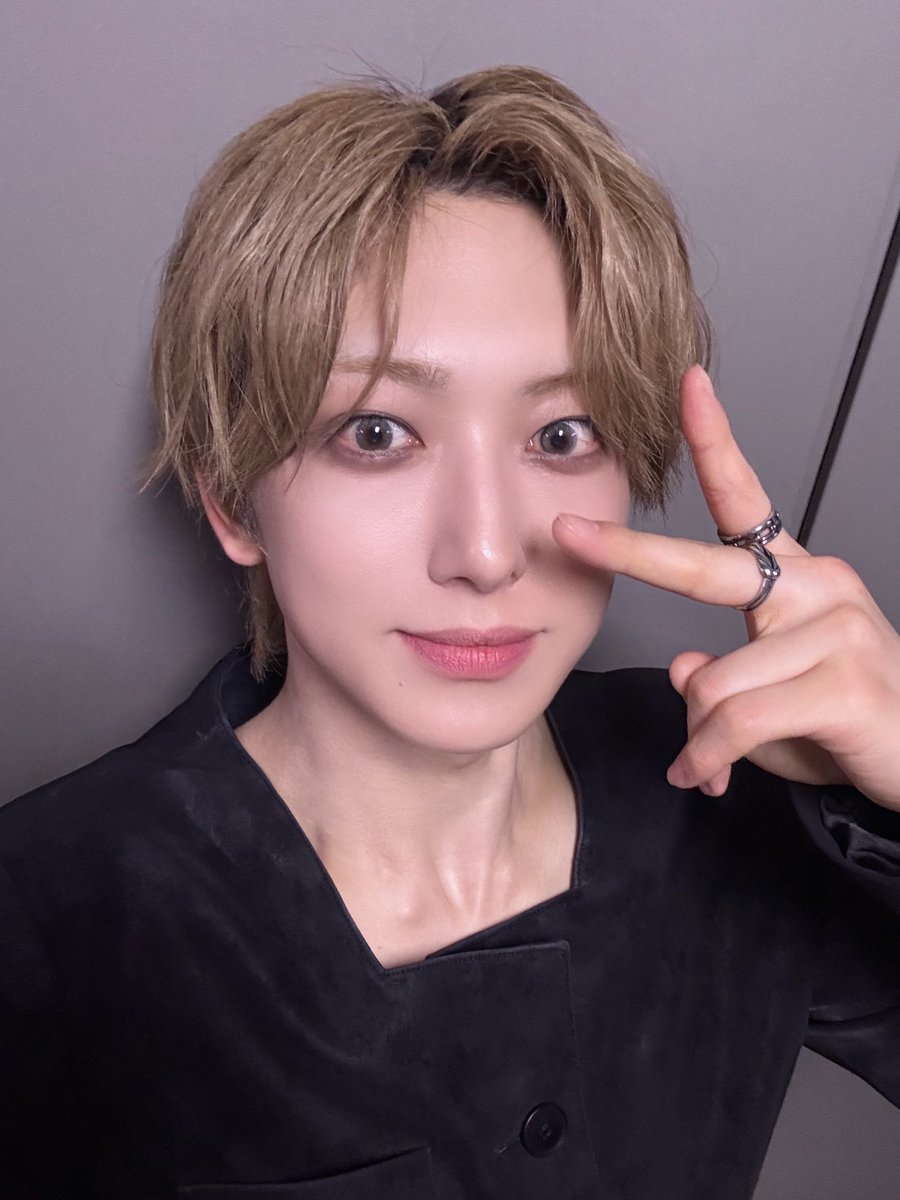 Fuma_France's tweet photo. 🇫🇷{WEVERSE 08.09.26}
Mark on Me SHOWCASE 🏆✨️✨️
Merci LUNÉ 🌙

#andTEAM #MarkonMe #FUMA #앤팀 #후마 https://t.co/vPggXQ4UoV