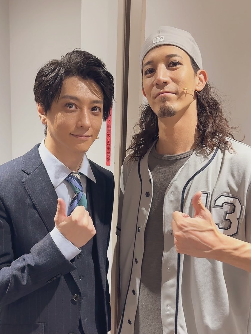 Keisuke_C5's tweet photo. ミュージカルGHOST
博多座公演終了！
ありがとうございました✨

俺を育ててくれた福岡に
この作品で帰って来れた事、
本当に嬉しく思います。

また帰って来れる様に精進いたします。
最高に楽しくて東京に行くのが寂しいですww
また帰ってくるけん待っとって下さい🙇

そして拡樹さんが大千穐楽でした✨
最高に刺激されて同じ舞台で
芝居ができて光栄でした!!!✨
打ち上げをするとしたら、
呼び出したいと思います！ww

#ゴースト 
#GHOST 
#鈴木拡樹 
#千葉恵佑