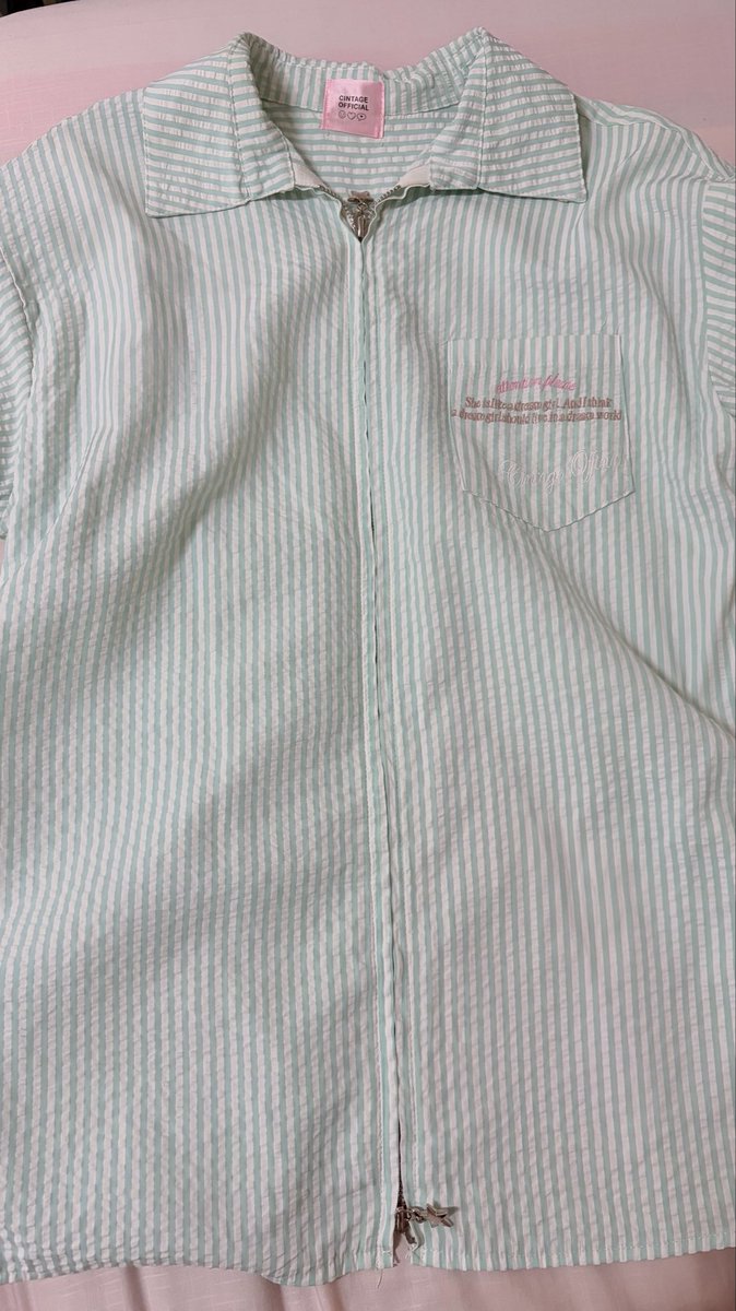 swannxwan's tweet photo. Cintage เชิ้ตซิป มือ2 ไม่มีตน.
สีจริงสีมิ้น สวยมากค่ะ กล้องสีเพี้ยน 😭
-170 ไม่มีตำหนิ

#โล้ะตู้ #ส่งต่อเสื้อผ้า #ส่งต่อเสื้อผ้ามือสอง #ส่งต่อเสื้อผ้ามือ2 #โล๊ะตู้เสื้อผ้า #โล๊ะตู้ #ส่งต่อstylist #ส่งต่อcintage #stylistshop #โล้ะตู้เสื้อผ้า #เสื้อผ้ามือ2 #pokeepeeko #ส่งต่อdaddy https://t.co/DbtunOxMqX