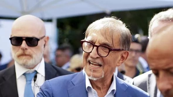 emmabaccaglio's tweet photo. Mai con Vannacci
( #LaRussa )
🤷♀️🤷♀️🤷♀️
#treparole
@FChiusaroli #scritturebrevi https://t.co/UTMgDbGEN6