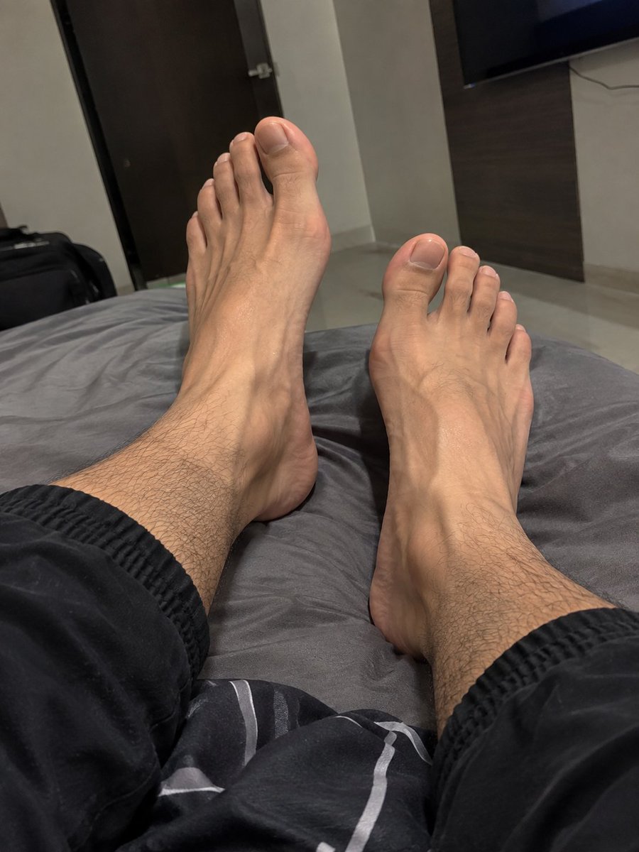johnraygi's tweet photo. Stay where you belong and keep watching

#feetworshi̇p #malefeet #atheletefeet #alphamen #dominance #slave #finsub #submissive https://t.co/02dpxZWI5V