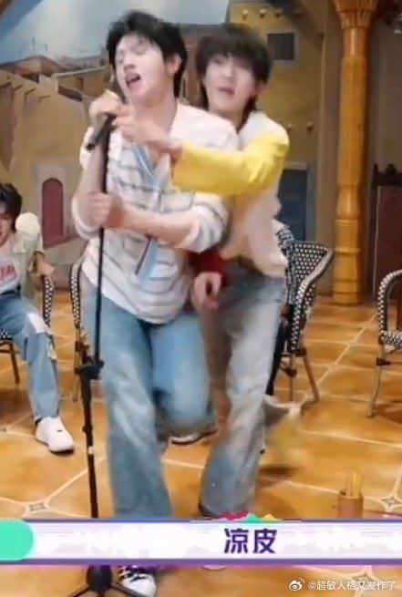 Tae1025unk's tweet photo. 我有没有说过幸福丑不要展现出来 这他妈啥 https://t.co/Y2O4gdR2Zw