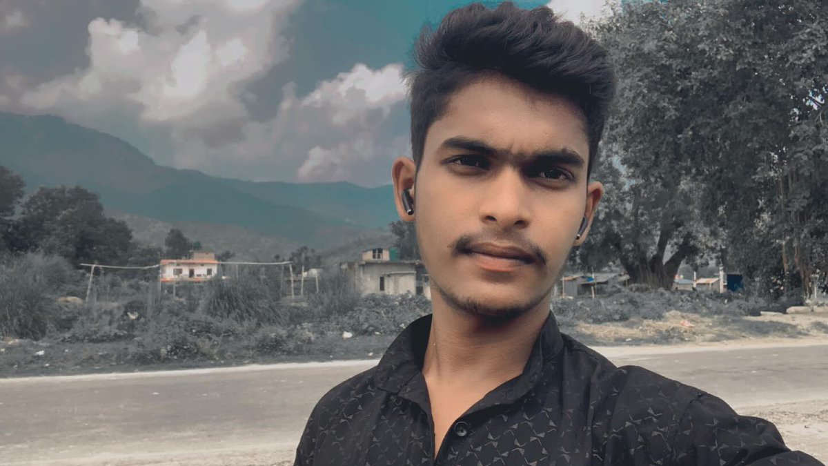 IlseHylemf's tweet photo. A little while of peace away from Dhokhebazo 🤠 https://t.co/b3fQ9g0R78