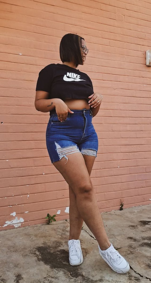colrdgr8002773's tweet photo. Thick in all the right places 🤤, inbox to see more of her 🍑💦 https://t.co/Z4TfHTieI6