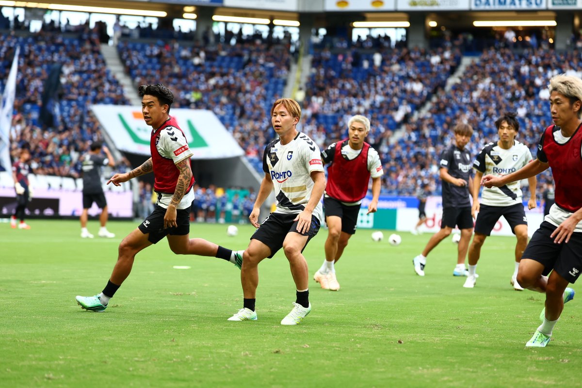 GAMBA_OFFICIAL's tweet photo. キックオフまであと15分！

試合を観るなら▶️@DAZN_JPN
登録は▶️https://t.co/KFRTssDQOA

#ガンバ大阪 #GAMBAOSAKA https://t.co/DoH1XhPUsV