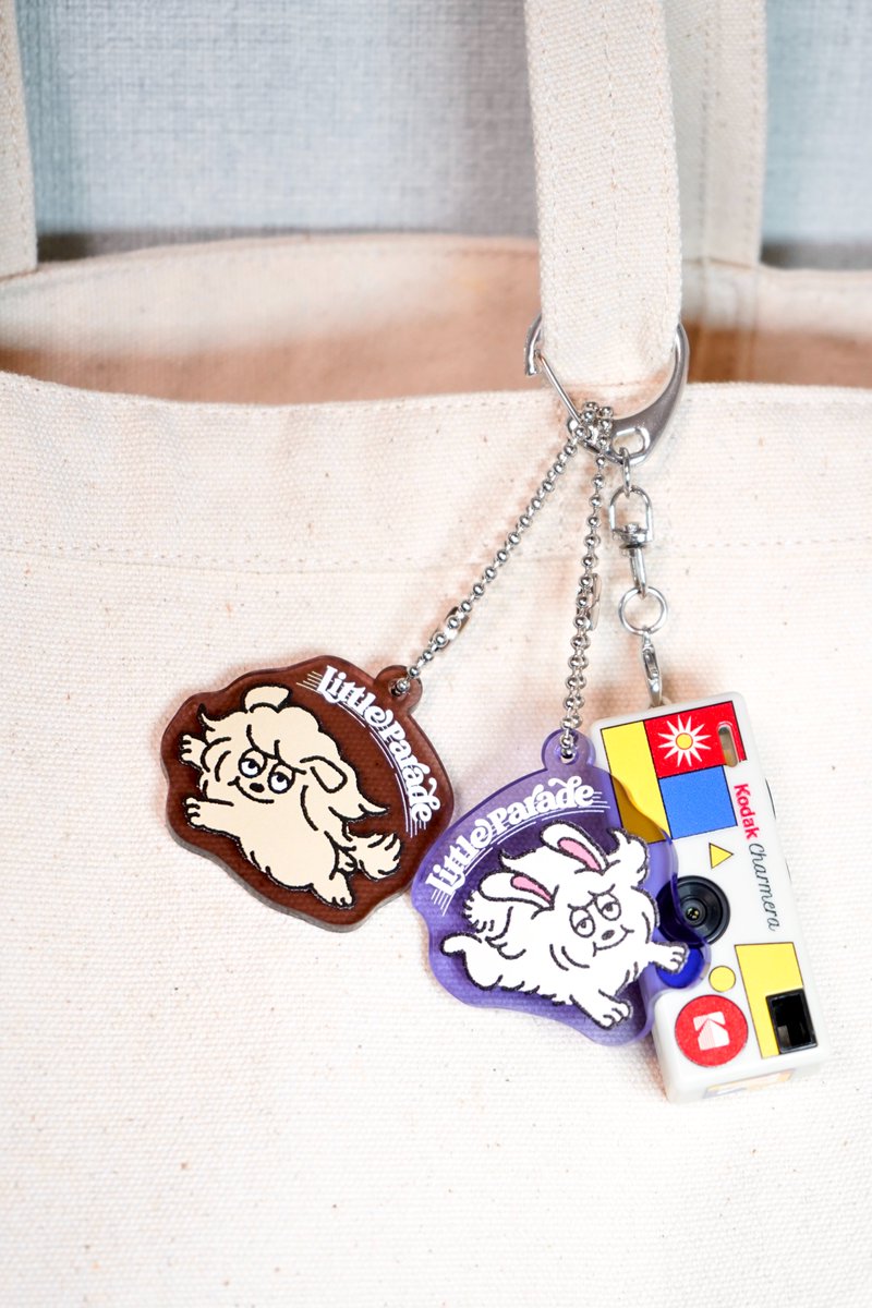LittleParade_JP's tweet photo. 〖LIVE GOODS info〗

Acrylic Keyholder
¥800

全8種+シークレット

※ランダムでの販売となります
※1会計5つまで

Character Design：ジンボウサトシ(@Godstick)

𓂃⟡.·

✒︎ memo

人気のアクリルキーホルダーに
🐶ふとん、🐰カシワギ
それぞれ1匹ずつが仲間入り！
シークレットも新デザインに♬ https://t.co/ot5Mwm9M71