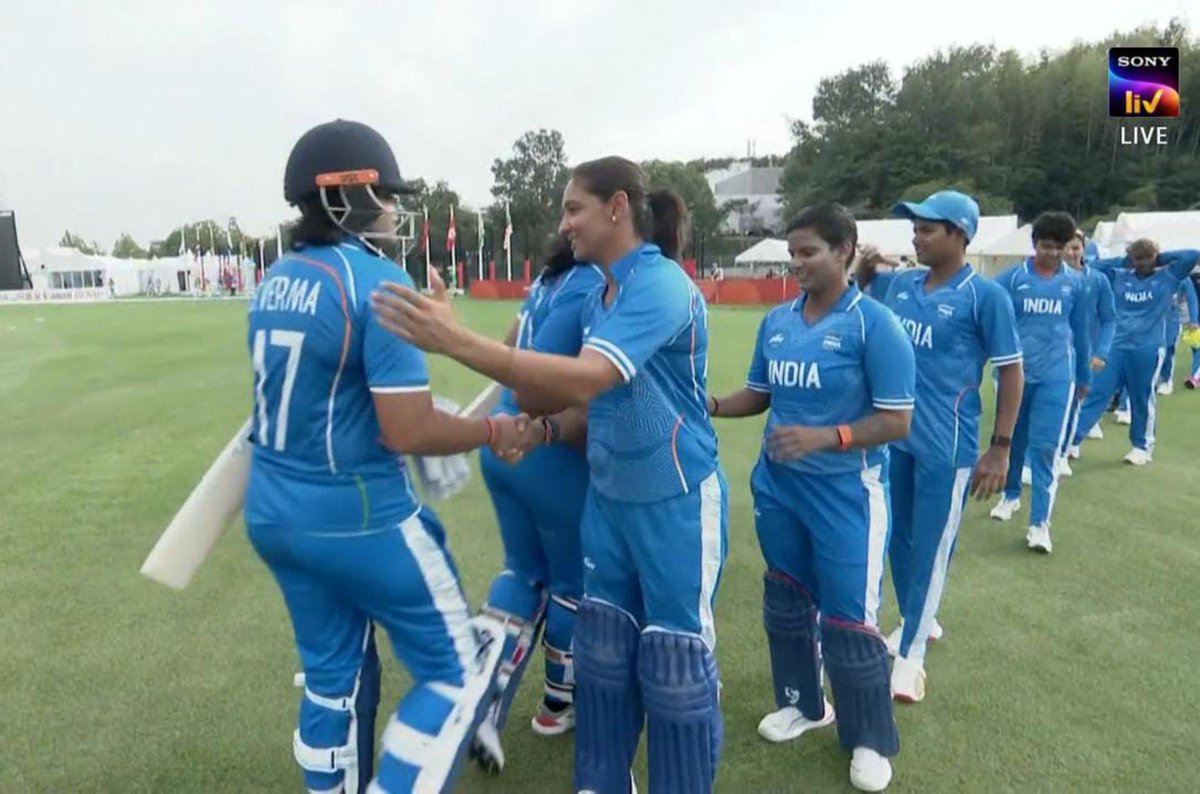 AjayJadeja171's tweet photo. 🚨 INDIAN WOMEN'S CRICKET TEAM QUALIFIED FOR ASIAN GAMES 2026 FINALS 🇮🇳

Now, India Women's will face Sri Lanka Women's for the Gold Medal match🥇

It’s time to re-witness the Women’s Asia Cup Final 2.0 at the Asian Games Final 👏🏻 https://t.co/cfI3lnEfJg