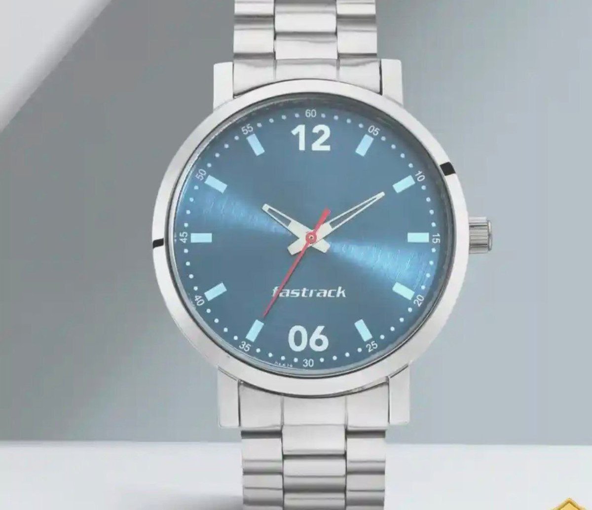 Tech_glareOffl's tweet photo. Fastrack Watch at Rs.749

https://t.co/BpH7YMYISZ https://t.co/4fDGMfwrim