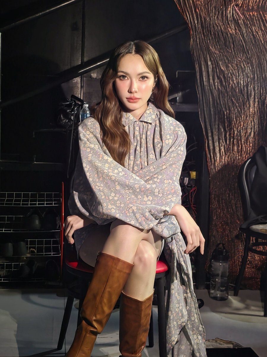 _alifyou7's tweet photo. โหหหหหห อยากกราบท่าน🫠🫠

HERE WITH YOU CL #Charlotte1stFanMeetInBKK https://t.co/1ndRxwWRJf