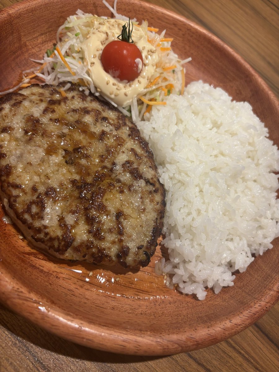 cutezombie291's tweet photo. ハンバーグってどうしてこんなにも美しいんでしょうね...... https://t.co/57rnR4kuzu