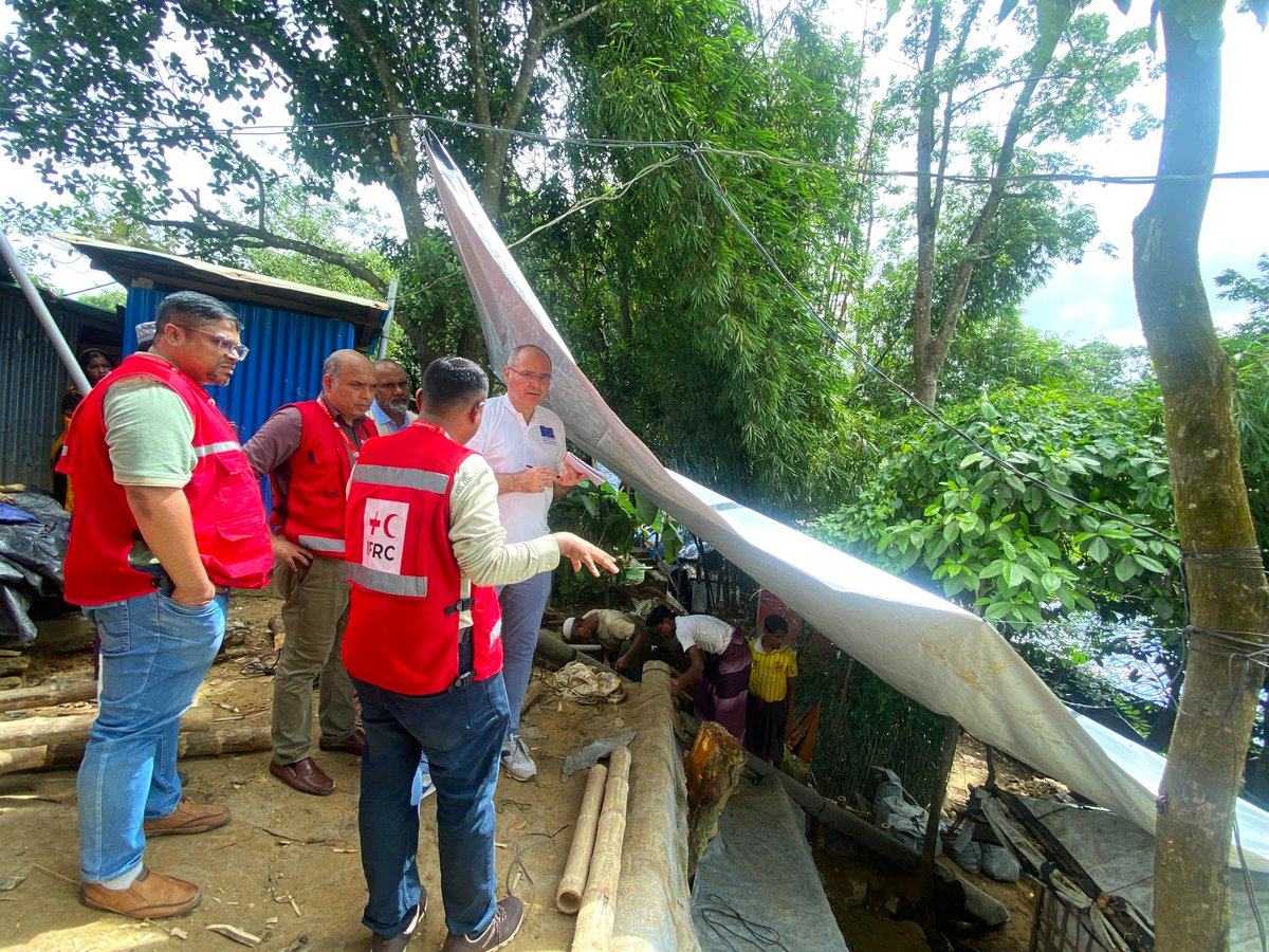 BDRCS1's tweet photo. Recently, two teams from @usembassydhaka & @eu_echo visited @BDRCS1 humanitarian activities with @ifrc & @RedCross support in #CoxsBazar Camps.
They observed #DRM & Temporary Safer Shelter (#TSS) for displaced Myanmar people.
#DRM
#USAmbassyDhaka
#ECHO
#HumanitarianResponse https://t.co/CuxRITR5XU