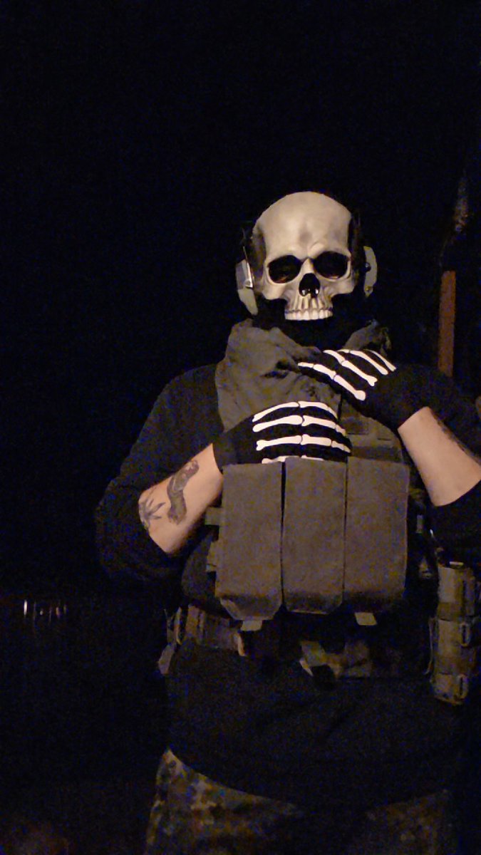Jack9v9i's tweet photo. Halloween's coming up soon.
#nsfwtwt #maskkink #ghostmask https://t.co/9DumedzIrs