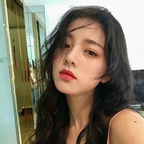STBTBB1's tweet photo. 🌹 🔥 Just spilled coffee on my shirt, classic me https://t.co/BiJfvtyD5P