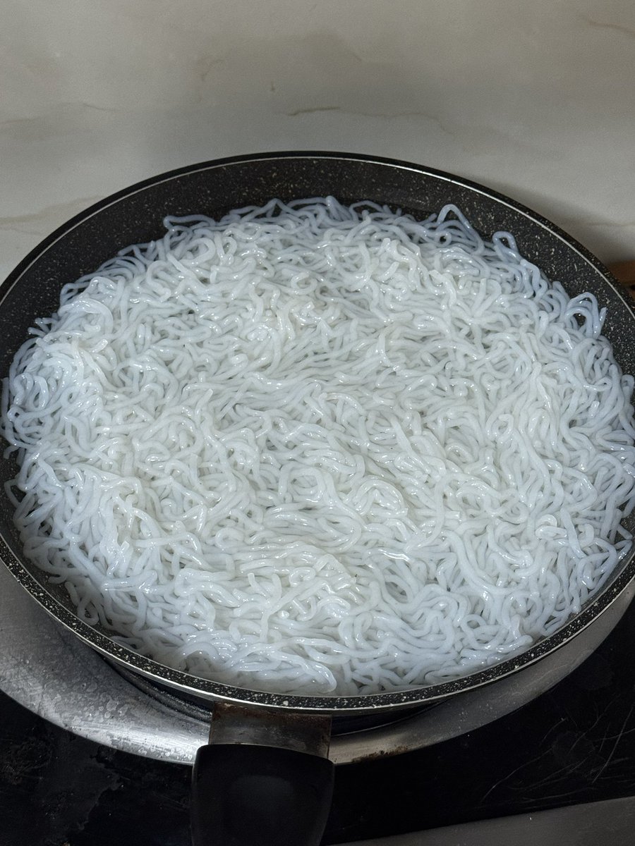 poppincals's tweet photo. call me a menace but i just bulk prepped my konjac noodles so i can just serve them anytime i want https://t.co/xstqhdXCNy