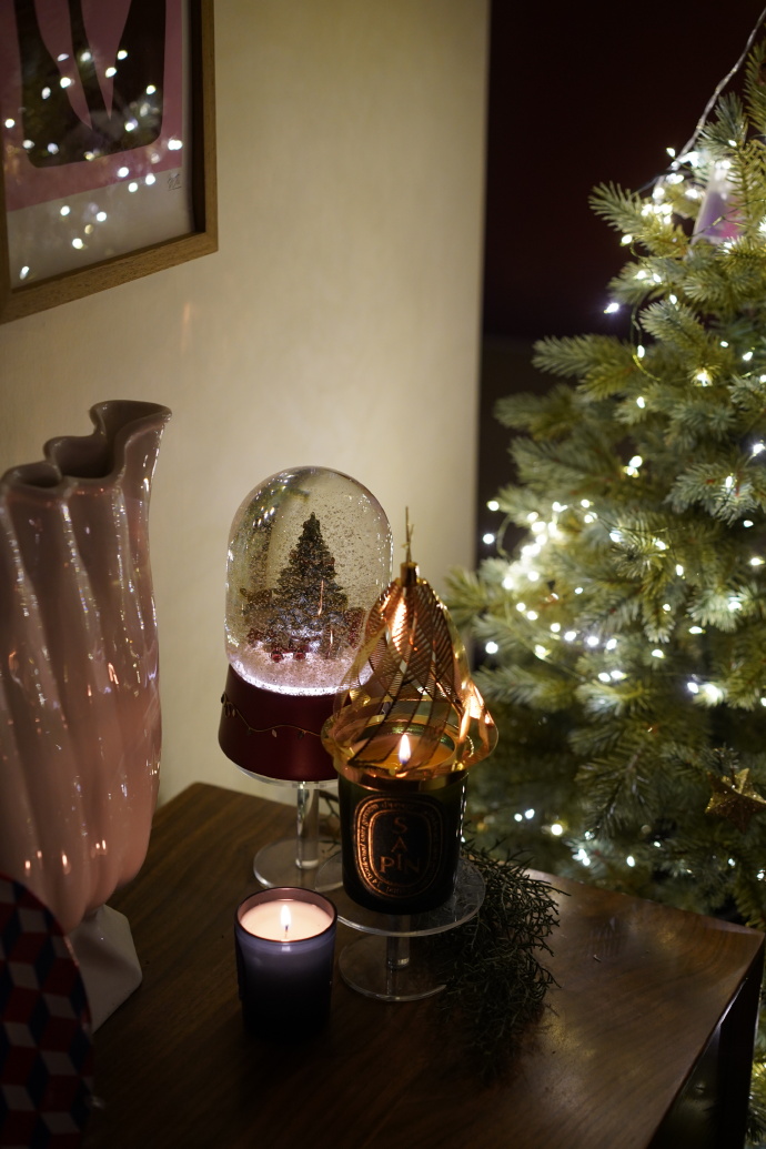 sugaz529850's tweet photo. [Today’s small win Lighting my first holiday candle—warm glow + holiday tunes = instant cozy vibes  May your day be as bright as this flame!]， https://t.co/lLgZ2nGo9x
