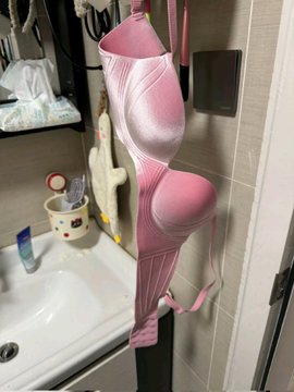 beyzanurrguler's tweet photo. 老公朋友来我家，我都会把内衣挂在显眼处，有几次被动过… https://t.co/No3B46hHnE