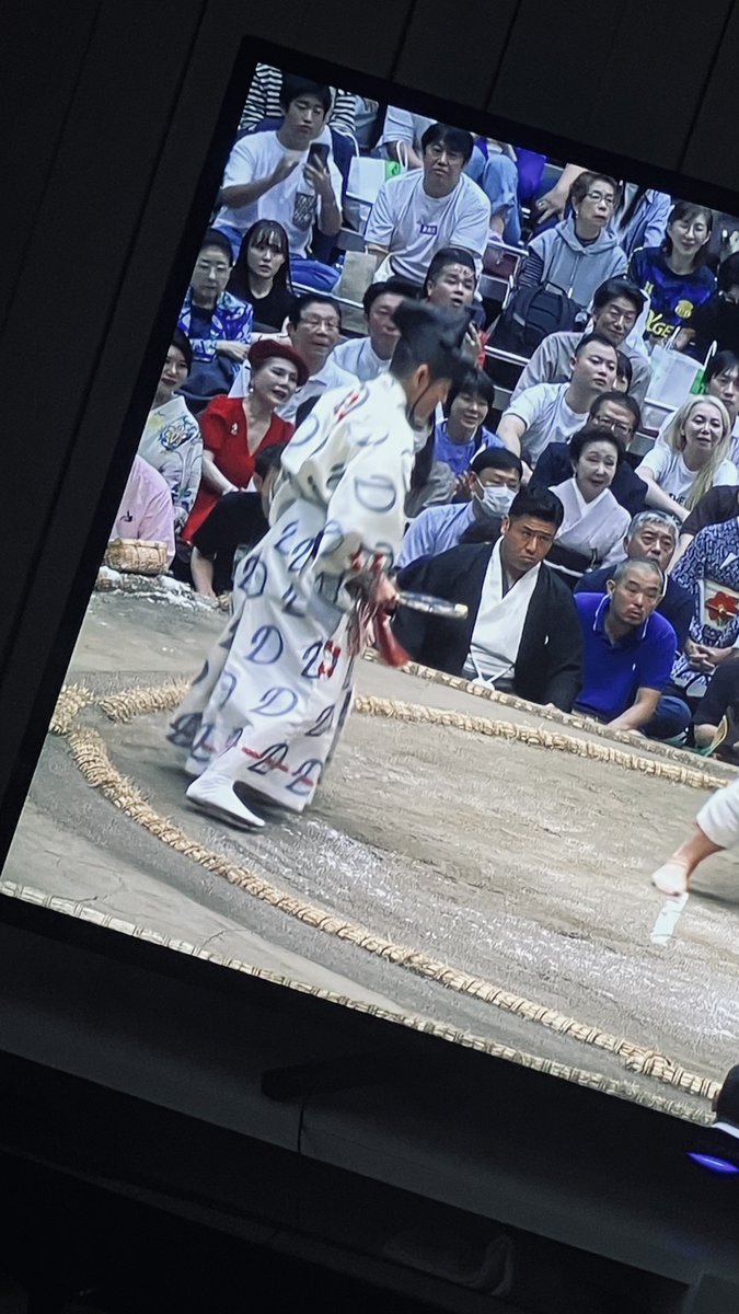 gx81_'s tweet photo. あれ、デヴィさん復活したんか https://t.co/Dsv4NYv5eL